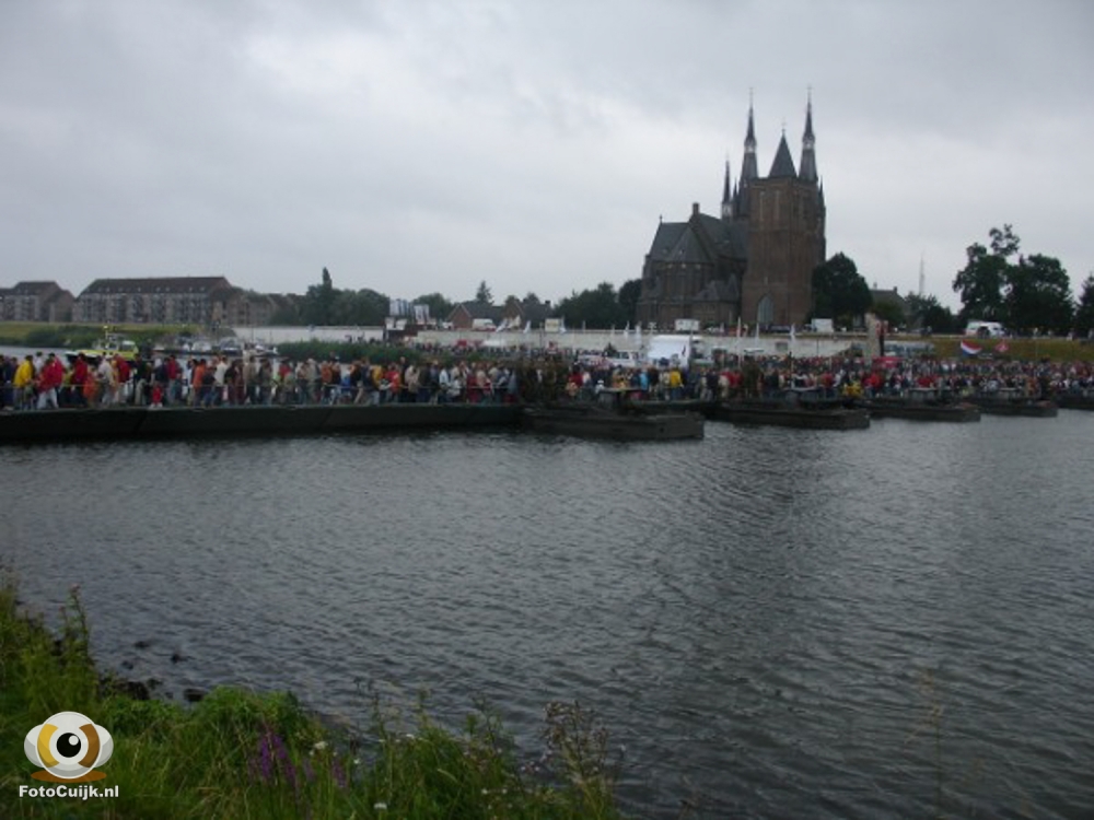 Proefsluiting pontonbrug 131 20210527 1992761014
