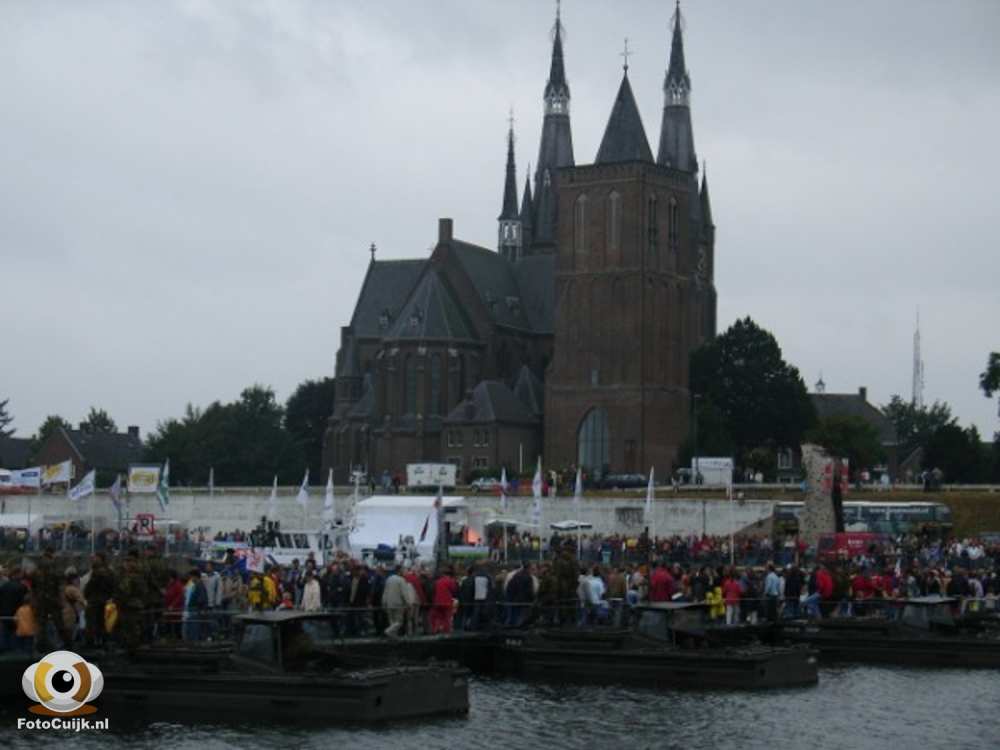 Proefsluiting pontonbrug 132 20210527 2030101902